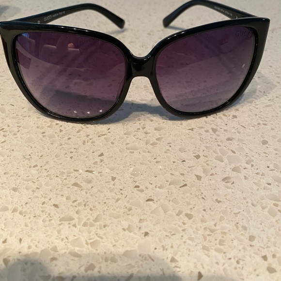 Gucci Sunglasses - Picture 4 of 6